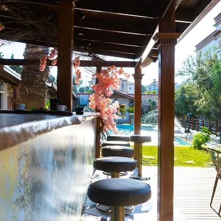 Etiz Alacati Hotel *